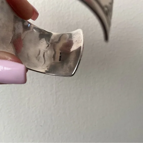 Silver Cuff Bracelet with Engraved Figures - Picture 5 of 6